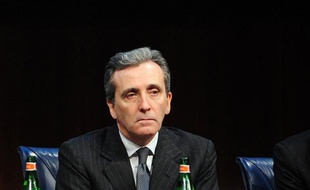 L'Italie peut se passer pour le moment du recours au programme d'aide de la Banque centrale européenne (BCE) en matière de rachat de la dette, a déclaré samedi à Cernobbio (nord) le ministre italien de l'Economie Vittorio Grilli.