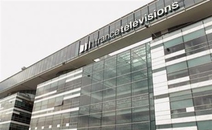 La suppression de la publicité pour la télévision publique française évoquée par Nicolas Sarkozy bouleverserait le paysage audiovisuel français et pose plusieurs questions dont celle du dispositif à mettre en place pour assurer le financement de France Télévisions.