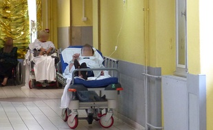 Les six personnes encore hospitalisées ne présente plus de signe de gravité selon le groupe Korian. Illustration.