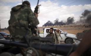 Le ministère libyen de l'Intérieur a démenti que l'assaut contre la ville de Bani Walid lundi ait été mené par des partisans du dirigeant défunt Mouammar Kadhafi comme l'ont affirmé des responsables locaux, attribuant les violences à des querelles internes.
