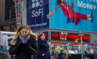 Les écrans publicitaires vidéos ont envahi l'espace public