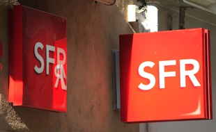 Une enseigne SFR.
