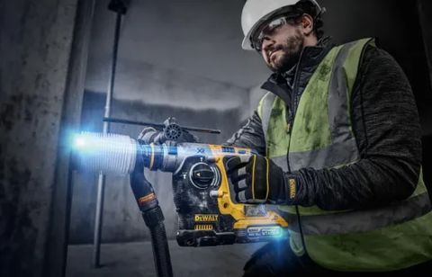 Fini les galères sur vos chantiers : Leroy Merlin baisse le perforateur DEWALT 18V à seulement 409 € !