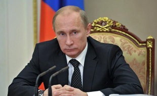Le Kremlin a démenti vendredi une information selon laquelle une visite du Premier ministre japonais à Moscou en décembre avait été reportée en raison de problèmes de santé de Vladimir Poutine.