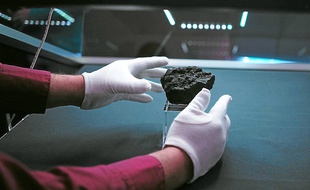 Le morceau de météorite est tombé sur terre le 15 février 2013, en Russie.
