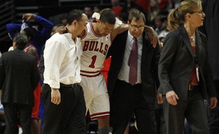 Derrick Rose après sa blessure face à Philadelphie, le 28 avril 2012