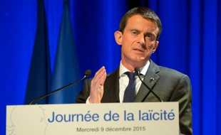 Le Premier ministre Manuel Valls prononce un discours à l'occasion de la journée de la laïcité à Paris, le 9 décembre 2015