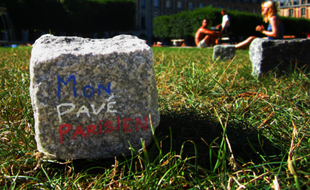 Un pavé parisien vendu au prix de 60 euros.