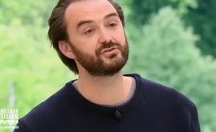 Cyril Lignac n'a pu retenir son émotion en goûtant le gâteau d'un candidat du Meilleur pâtissier.