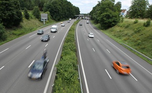 Strasbourg le 11 07 2012. Circulation sur l'autoroute A4 au niveau de Souffelweyersheim (Alsace)
