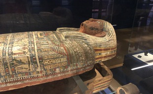 Le cercueil de Ptahirdis est l'une des pièces maîtresses de cette exposition