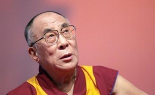 Le président George W. Bush a décidé de maintenir ses rencontres avec le dalaï-lama mardi et mercredi et d'apparaître pour la première fois en public à ses côtés, malgré les protestations de la Chine pour qui les Etats-Unis fortifient ainsi un indépendantiste en exil.