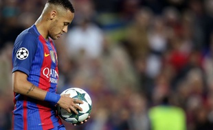 Neymar a bien failli signer au PSG à l'été 2016, mais ses exigences étaient un peu trop élevées.