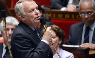 Jean-Marc Ayrault a déclaré mercredi que "ne pas réagir" militairement en Syrie reviendrait à "fermer la porte à un règlement politique du conflit", seul à même de déboucher sur "un départ" de Bachar al-Assad du pouvoir.