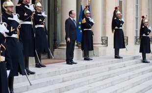 Le projet de moralisation de la vie politique, dont les grandes lignes seront présentées mercredi, suscite déjà des critiques à droite comme à gauche, où l'on redoute que cette opération transparence décidée après le scandale Cahuzac ne vire au grand déballage, sans être vraiment efficace.