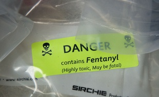 Près d'un tiers des Canadiens ont consommé des opioïdes, notamment du fentanyl, au cours des cinq dernières années (illustration).