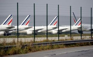 Des avions d'Air France rangés sur le tarmac de l'aéroport Charles de Gaulle à Roissy (Val d'Oise) le 24 septembre 2014