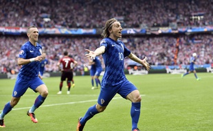 La joie de Luka Modric après son magnifique but lors de Turquie-Croatie à l'Euro, le 12 juin 2016.