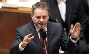 L'actualité sociale de la semaine sera dominée mardi par une nouvelle journée de protestation contre la réforme des retraites, par la poursuite des entretiens entre les leaders syndicaux et le nouveau ministre du Travail Xavier Bertrand, et par le lancement, jeudi, des négociations sur les régimes de retraites complémentaires.