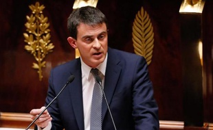 Le nouveau Premier ministre Manuel Valls s'adresse à l'assemblée nationale le 8 avril 2014