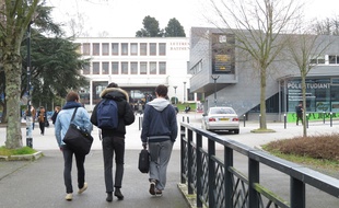 Le campus universitaire (au fond la fac de Lettres) à Nantes.