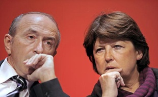 Le maire PS de Lyon Gérard Collomb a reproché mercredi à Martine Aubry d'être "tirée par l'aile gauche" du Parti socialiste, se félicitant que "pour la première fois", à l'occasion du texte sur "l'égalité réelle", les réformistes aient dit "non" à la ligne suivie par la direction.