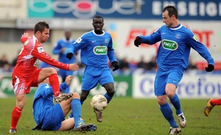 Les amateurs de Bourg-Péronnas (CFA) ont créé la surprise en éliminant (3-2) Ajaccio (L1), samedi en 16e de finale de la coupe de France après prolongation.