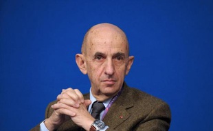 Louis Gallois, choisi comme président du conseil de surveillance de PSA Peugeot Citroën, le 18 novembre 2013 à Paris