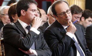 Manuel Valls et François Hollande lors de la conférence environnementale le 27 novembre 2014 à l'Elysée à Paris