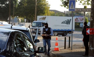 Les juges chargés de l'affaire Merah procédaient mercredi à Toulouse à des constatations sur les lieux du vol du scooter dont le tueur s'était servi lors des assassinats, au nom du jihad, d'un enseignant et de trois enfants juifs ainsi que de trois soldats en mars 2012.