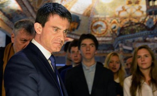 Le Premier ministre français Manuel Valls au musée du judaïsme à Varsovie, le 11 mars 2015