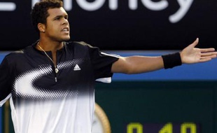 En finale, Tsonga est dépassé par un autre jeune loup, Novak Djokovic. Pour le "nouveau Noah" (dernier vainqueur français d'un Grand Chelem), c'est raté.