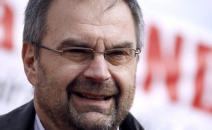 French CFDT union French leader Francois Cherequeis seen during his visit at the Swiss oil refinery Petroplus, Europe's largest independent oil refinery in Petit-Couronne, near Rouen, northwestern France, on March 20, 2012. AFP PHOTO/CHARLY TRIBALLEAU