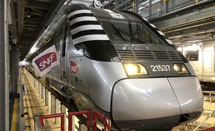 Dix-neuf rames circulant sur le réseau TER breton vont être modernisées d'ici 2024.