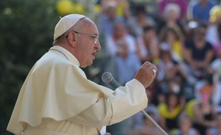 Le pape François s'exprime le 5 juillet 2014 à Isernia (sud de l'Italie)