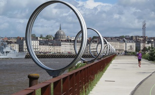 Les anneaux de Buren, sur la pointe ouest de l'île de Nantes.