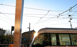 Oeuvres d'art sur le tracé du Tramway Garonne. Toulouse, FRANCE-11/12/13