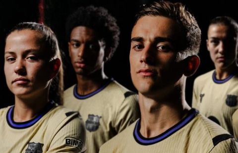 Le FC Barcelone dévoile son maillot extérieur produit par la marque de Kobe Bryant