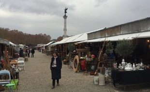 La brocante des Quinconces, sur la plus grande place de Bordeaux.