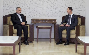 Le chef d'une délégation parlementaire iranienne, Allaeddine Boroujerdi, en visite à Damas, a affirmé samedi que l'Iran "avait informé officiellement les Etats-Unis" en 2012 que les groupes rebelles syriens avaient en leur possession des armes chimiques, a rapporté l'agence officielle Irna.