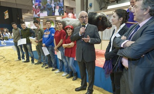SIA 2014. Martin Malvy (PS) au trophée du meilleur pointeur de race gasconne.