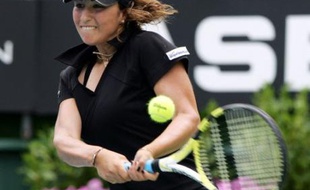 La Française Aravane Rezaï s'est qualifiée pour la finale du tournoi WTA d'Auckland, où elle rencontrera l'ex-N.1 mondiale américaine Lindsay Davenport, à la faveur de sa victoire vendredi face à la Néo-Zélandaise Marina Erakovic (6-3, 7-5)