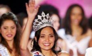 Après une semaine d'intense mobilisation en faveur de Valérie Bègue, sa nouvelle icône élue Miss France 2008, la Réunion attend le verdict qui décidera vendredi si elle conserve ou non sa couronne.