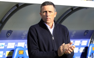 Thierry Laurey est le nouvel entraîneur du Racing club de Strasbourg (Ligue 2). Il s'est engagé pour deux saisons (2016-2018).
