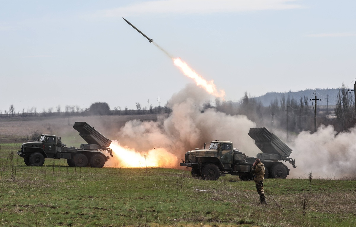 Les Russes ont lancé « la bataille pour le Donbass », annonce Zelensky