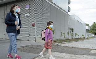 Coronavirus : Du chômage partiel pour les salariés contraints de garder leurs enfants et ne pouvant télétravailler (illustration).