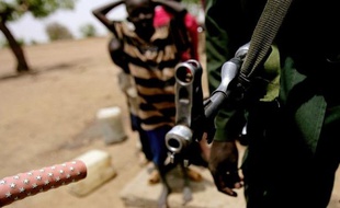 Le calme semblait revenu vendredi à la frontière entre les deux Soudans, et les forces en présence attentistes mais sur leurs gardes, après trois jours d'intenses combats qui avaient fait craindre une nouvelle guerre entre les deux voisins.