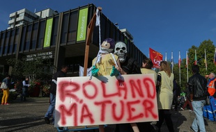 Strasbourg le 29 septembre 2014. Les agents de la DEE (direction de l'education et de l'enfance) rejoints par des employes de la CUS manifestent contre l'externalisation des services de nettoyages et le manque de moyens.