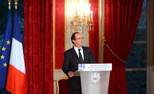En pleine tourmente politique et sociale, François François Hollande a donné jeudi le coup d'envoi des commémorations du centenaire de la Première Guerre mondiale en lançant, comme en 14, son propre "ordre de mobilisation" générale pour "réformer, réunir, réussir".