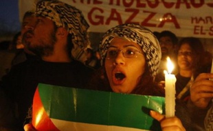 Au Liban, des milliers de Palestiniens ont manifesté dans les camps de réfugiés et à Beyrouth, des centaines de manifestants se sont rassemblés près de l'ambassade d'Egypte.